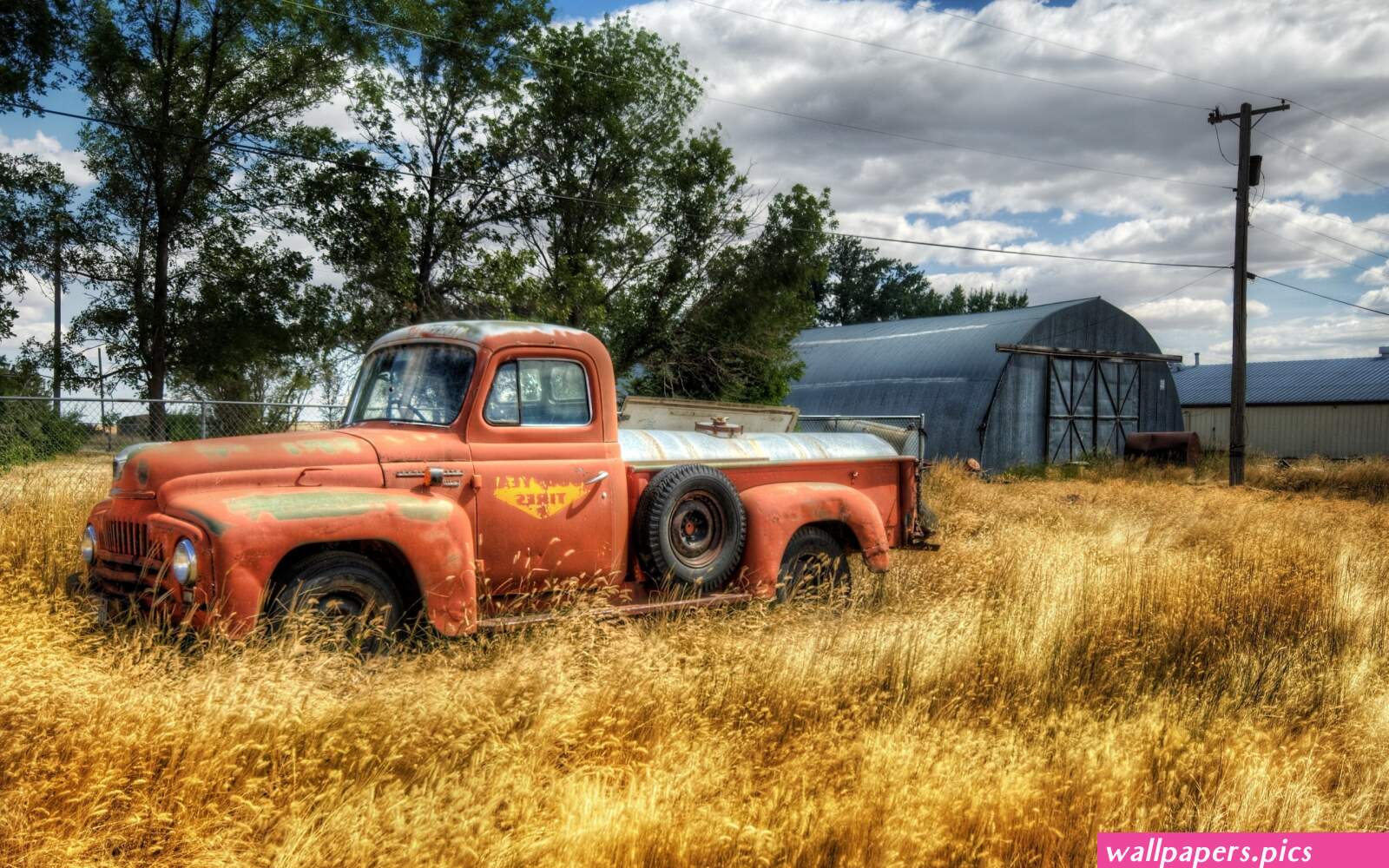 Wallpaper : Truck Garage field farming column wires clearly 2560x1600