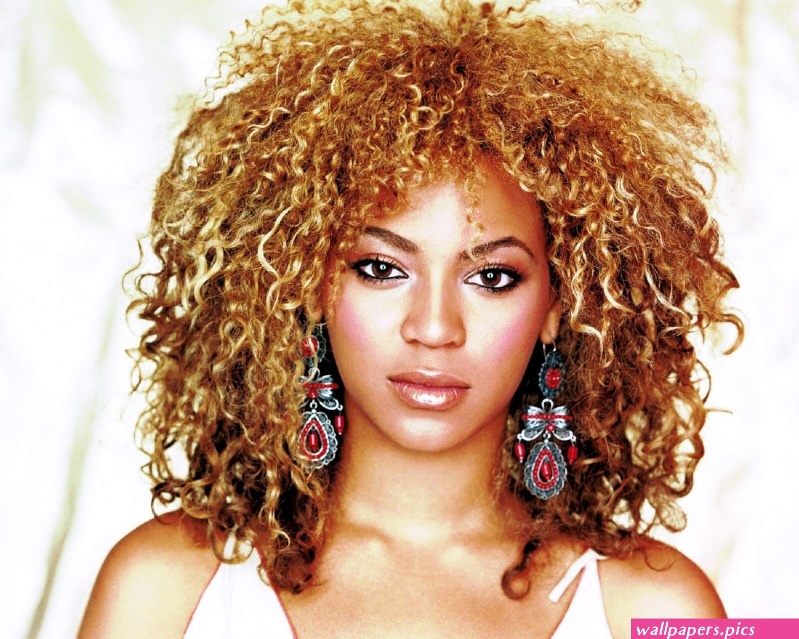 [Resim: Beyonce-iPhone-Wallpapers.jpg]